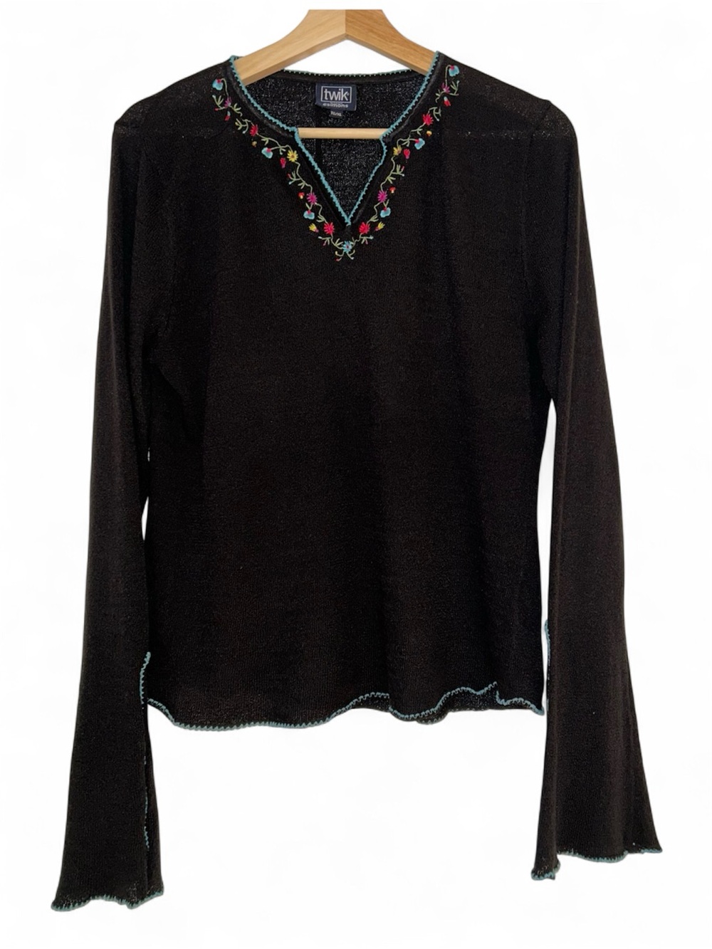 Twik W-XL Black with Flower 🌺 Embroidery and Split Bell Cuffs